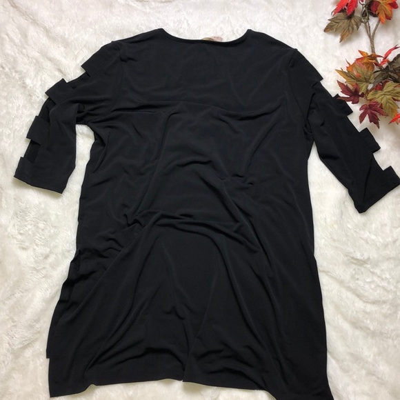 Philosophy Cut-Out Sleeve Tunic - Picture 4 of 4